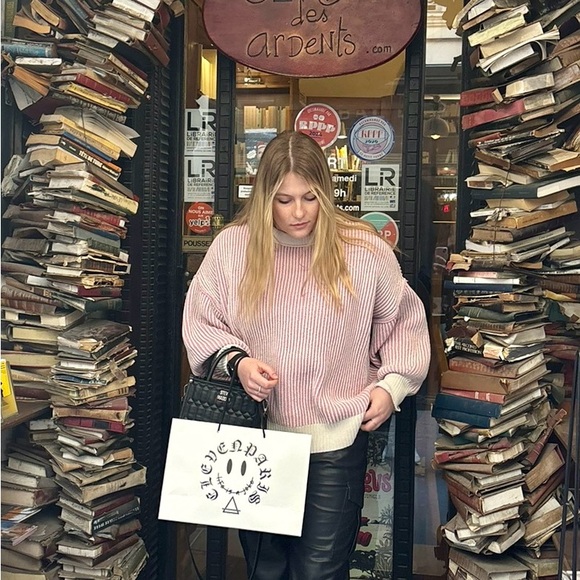 Meet your Posher, Morgan - Picture 1 of 2